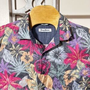Tommy Bahama Hawaiian Men’s Button Down Shirt Large Washed Out Pink Gray Tencel